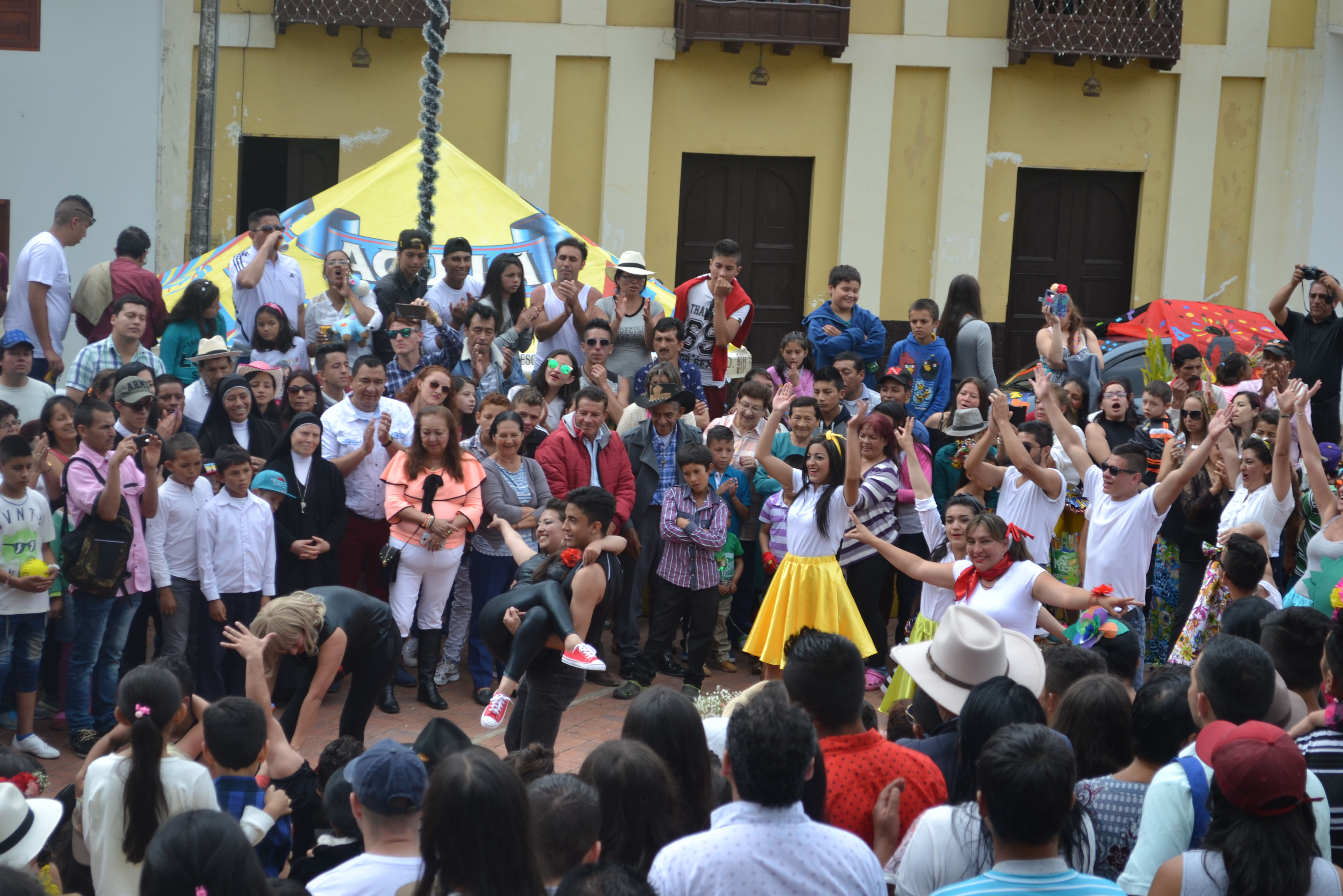 Ofrenda Floral y Cultural